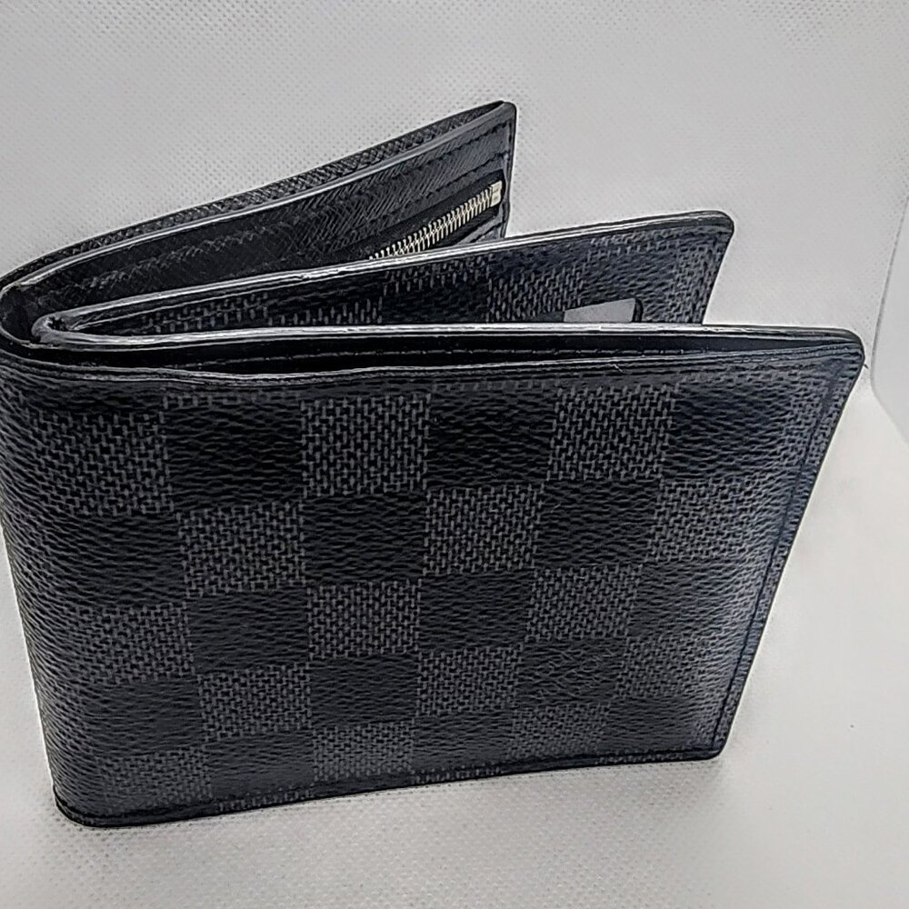Louis Vuitton ~ Men's Multiple Damier Bifold Amerigo Wallet in Graphite